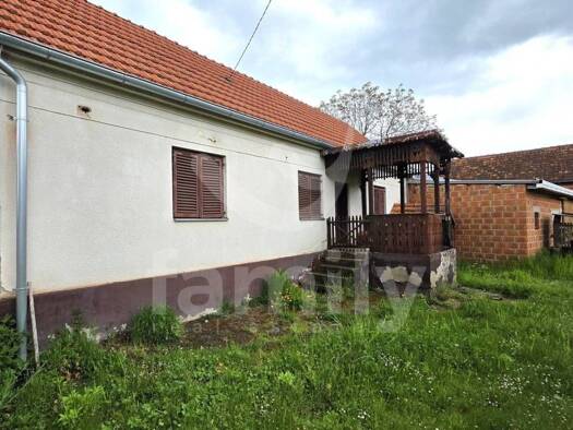Haus zum Kauf 105.000 € 1 Zimmer 250 m² Velika