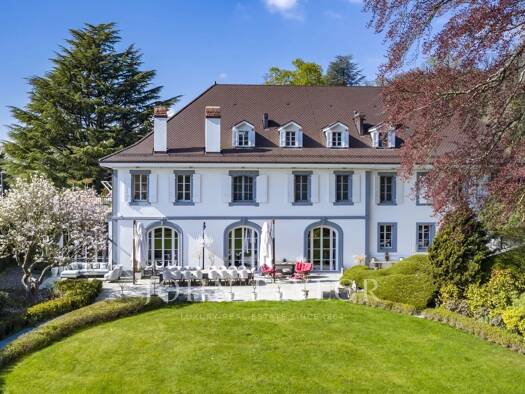 Einfamilienhaus zum Kauf 20 Zimmer 1.500 m² 10.167 m² Grundstück Jouxtens-Mézery 1008