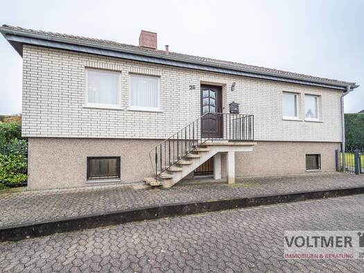 Einfamilienhaus zum Kauf 190.000 € 4 Zimmer 103 m² 677 m² Grundstück Heiligenwald Schiffweiler / Heiligenwald 66578