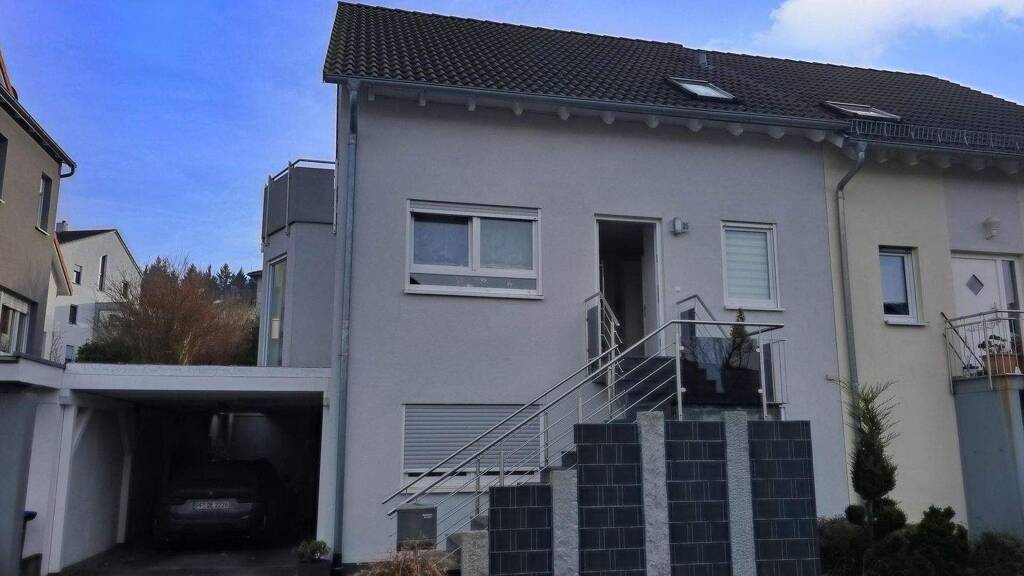 Doppelhaushälfte zum Kauf 644.000 € 4 Zimmer 126 m² 311 m² Grundstück Arnbach Neuenbürg 75305