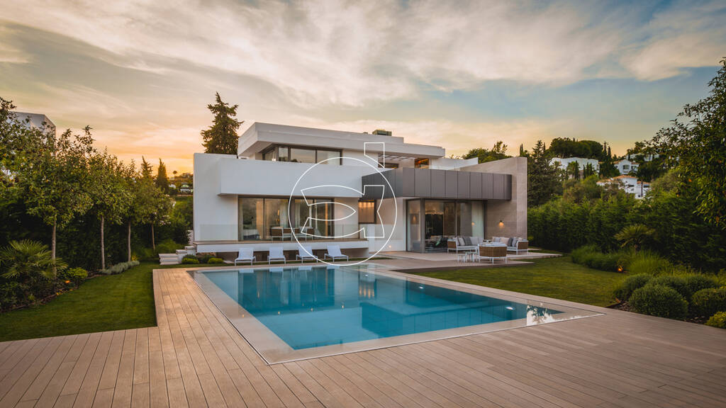 Villa zum Kauf 2.595.000 € 6 Zimmer 779 m² 1.124 m² Grundstück Marbella 29600