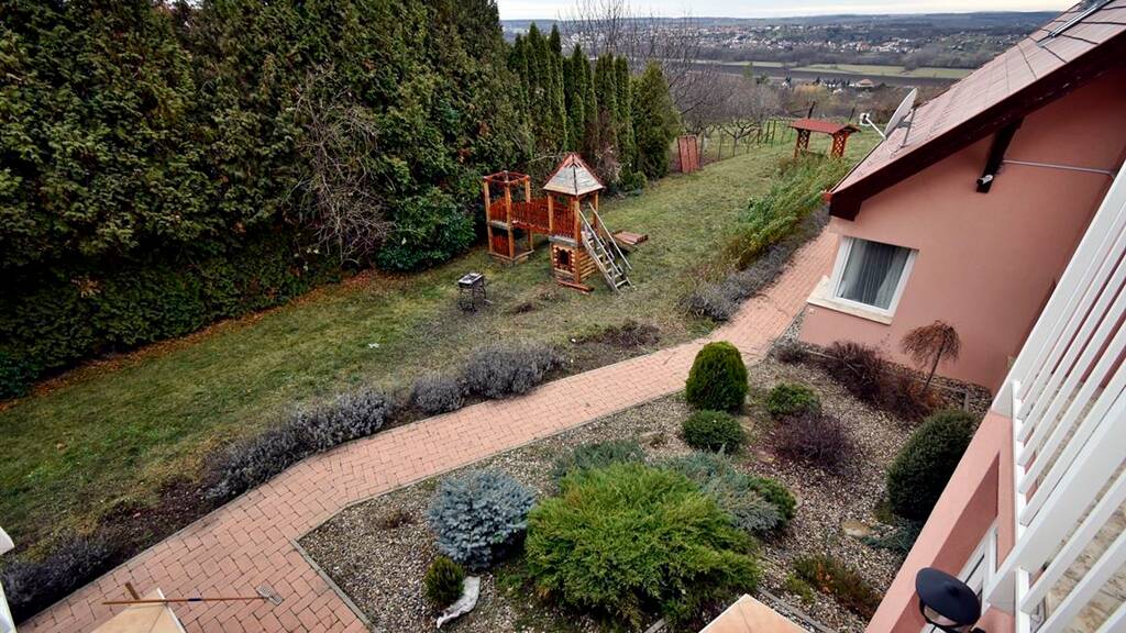 Mehrfamilienhaus zum Kauf provisionsfrei als Kapitalanlage geeignet 749.000 € 14 Zimmer 360 m² 2.300 m² Grundstück Schöne Aussicht Cserszegtomaj 8372