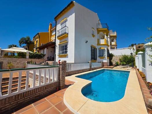Villa zum Kauf 1.230.000 € 6 Zimmer 271 m² 245 m² Grundstück Málaga 29016
