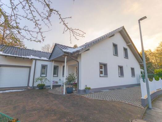 Terrassenwohnung zum Kauf 179.000 € 3 Zimmer 86,1 m² frei ab sofort Platte Heide Menden 58708
