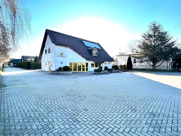 Haus zum Kauf 250.000 € 6 Zimmer 308 m² 1.000 m² Grundstück Förderstedt Förderstedt 39443