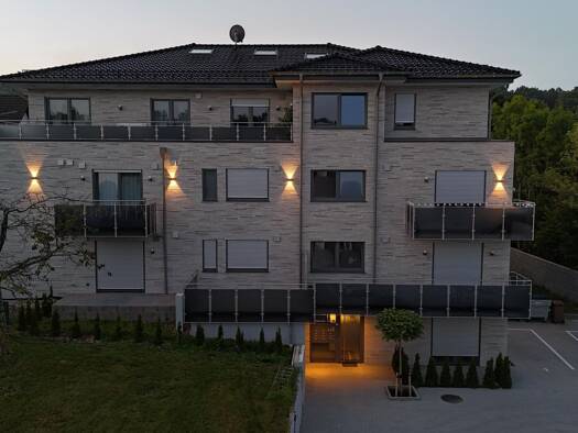 Wohnung zur Miete 970 € 3 Zimmer 92,2 m² frei ab sofort Kaiserstraße 41c Waldbröl 51545