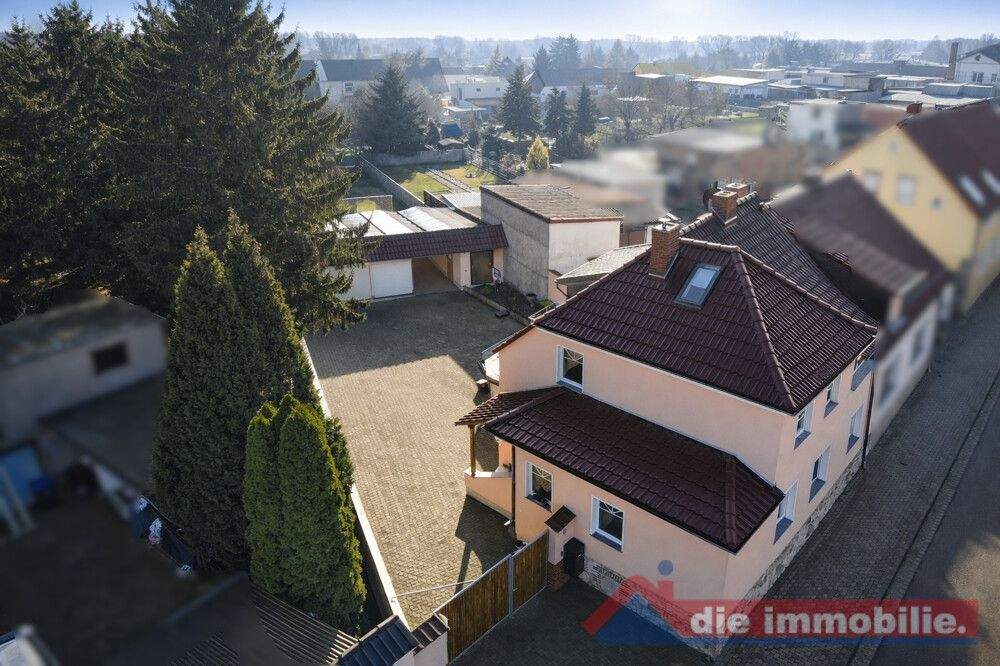 Immobilie in Kroppenstedt - ***Komfortabel wohnen in Kroppenstedt - modernisierte Doppelhaushälfte mit Doppelgarage und PV-Anlage*** - Bild 3