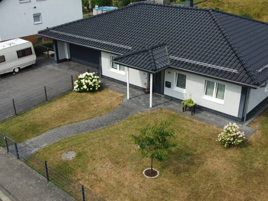 Einfamilienhaus zum Kauf provisionsfrei 365.000 € 3 Zimmer 105,9 m² 877 m² Grundstück Mandeln Dietzhölztal 35716