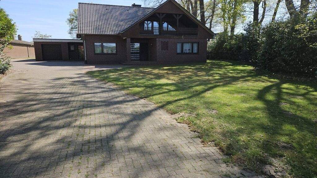 Einfamilienhaus zum Kauf 7 Zimmer 270 m² 6.084 m² Grundstück Garrel 49681