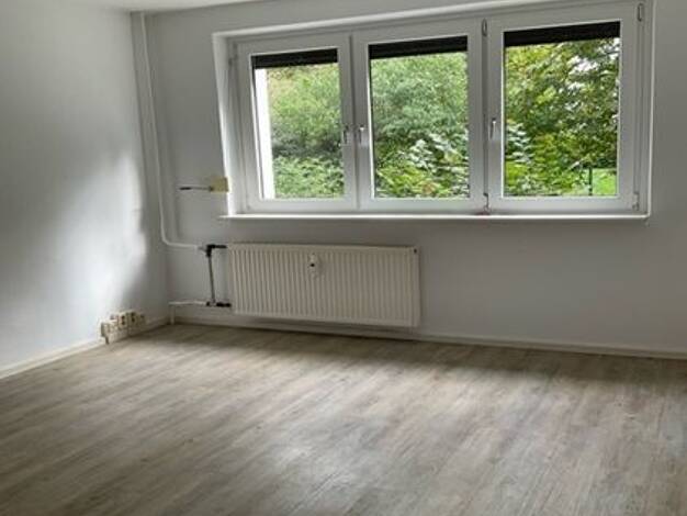 Wohnung zur Miete 247 € 2 Zimmer 41,1 m² 1. Geschoss frei ab 01.11.2026 Kattowitzer Straße 31 Südstadt Halle (Saale) 06128