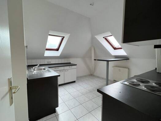 Wohnung zum Kauf 74.500 € 2 Zimmer 65 m² 3. Geschoss Äußere Schneeberger Straße 31 Schedewitz Zwickau 08056