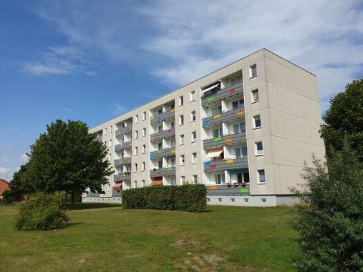 Wohnung zur Miete 350 € 3 Zimmer 58,1 m² 2. Geschoss frei ab sofort Karl-Marx-Str. 28 Bützow 18246