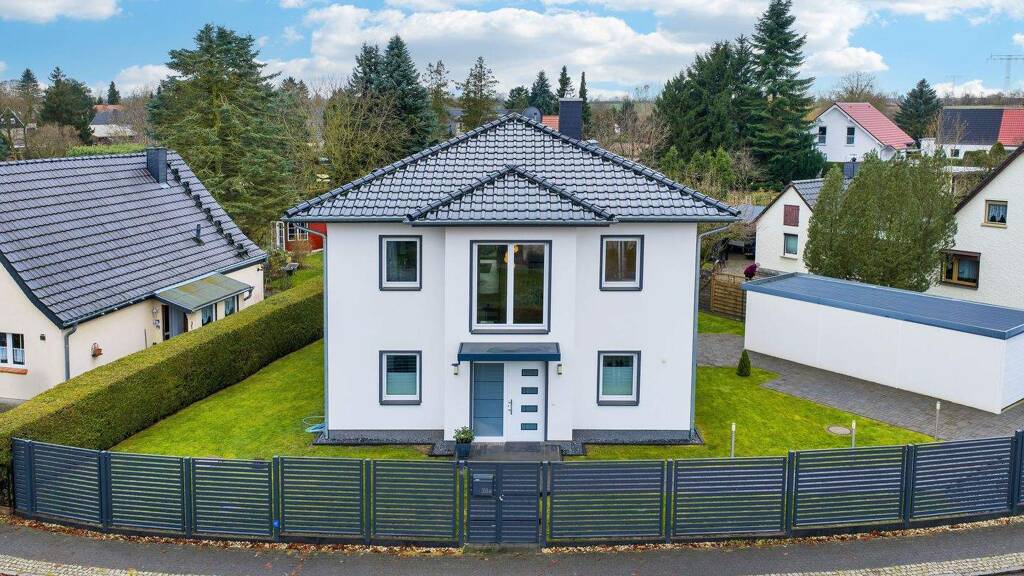 Einfamilienhaus zum Kauf 849.000 € 4 Zimmer 142 m² 550 m² Grundstück Hohen Neuendorf 16540