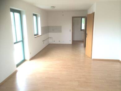 Wohnung zur Miete 670 € 4 Zimmer 83,8 m² Dachgeschoss, 2. Geschoss frei ab 01.07.2025 Riesaer Straße 23 Oschatz Oschatz 04758