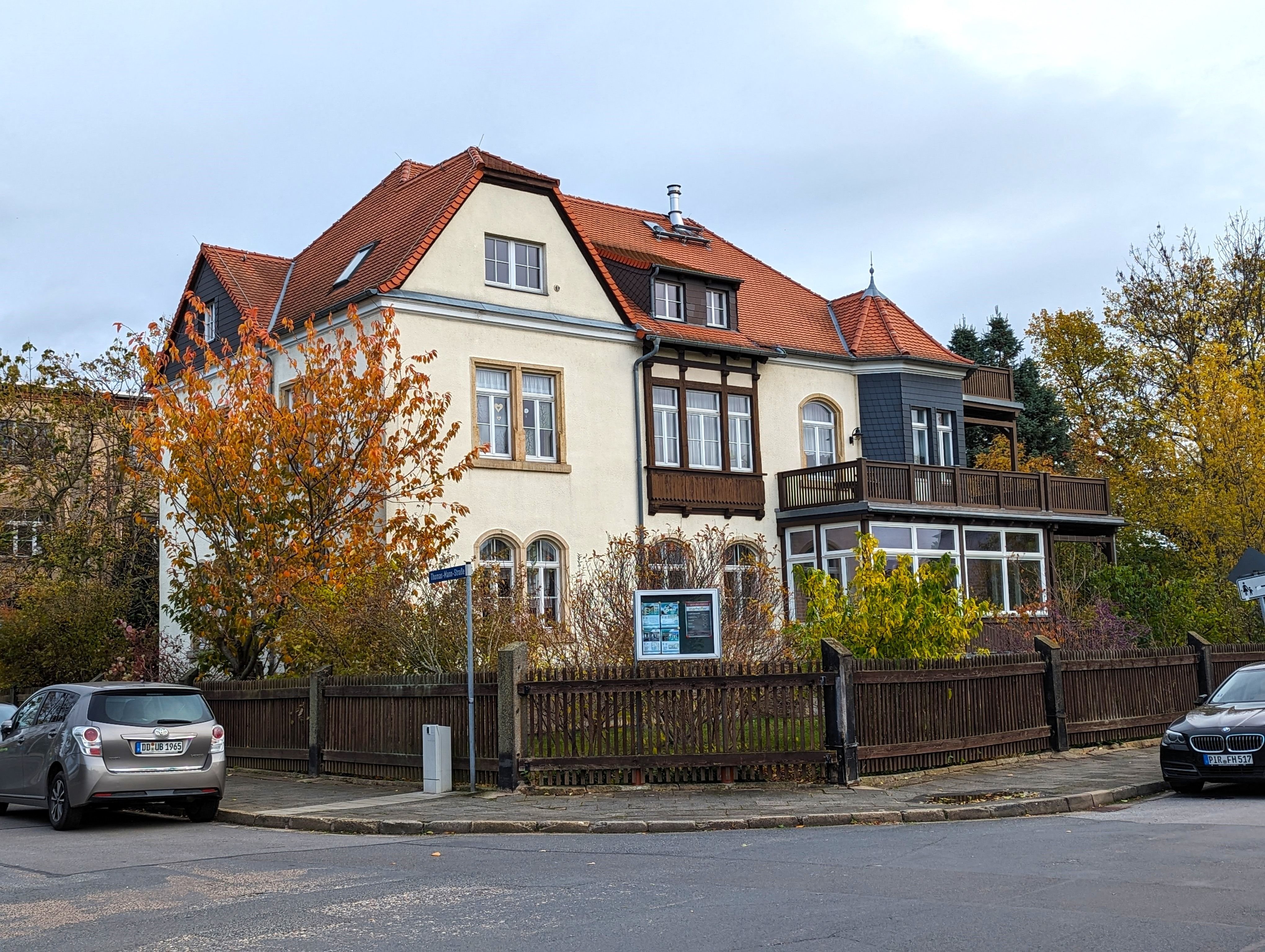 Mehrfamilienhaus zum Kauf 730.000 € 476 m²<br/>Wohnfläche 1.373 m²<br/>Grundstück Heidenau 01809