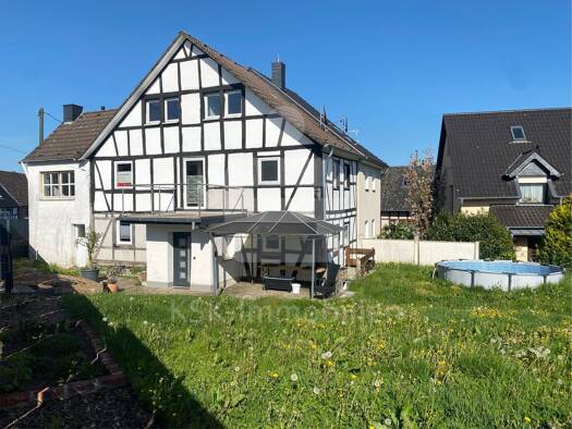 Doppelhaushälfte zum Kauf 249.000 € 5 Zimmer 140 m² 773 m² Grundstück Neunkirchen-Seelscheid 53819