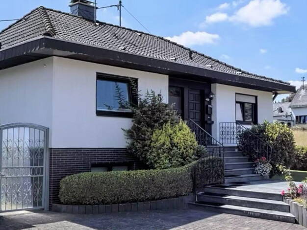 Einfamilienhaus zum Kauf provisionsfrei 295.000 € 5 Zimmer 135 m² 934 m² Grundstück Eichenbacher Weg 5 Antweiler 53533