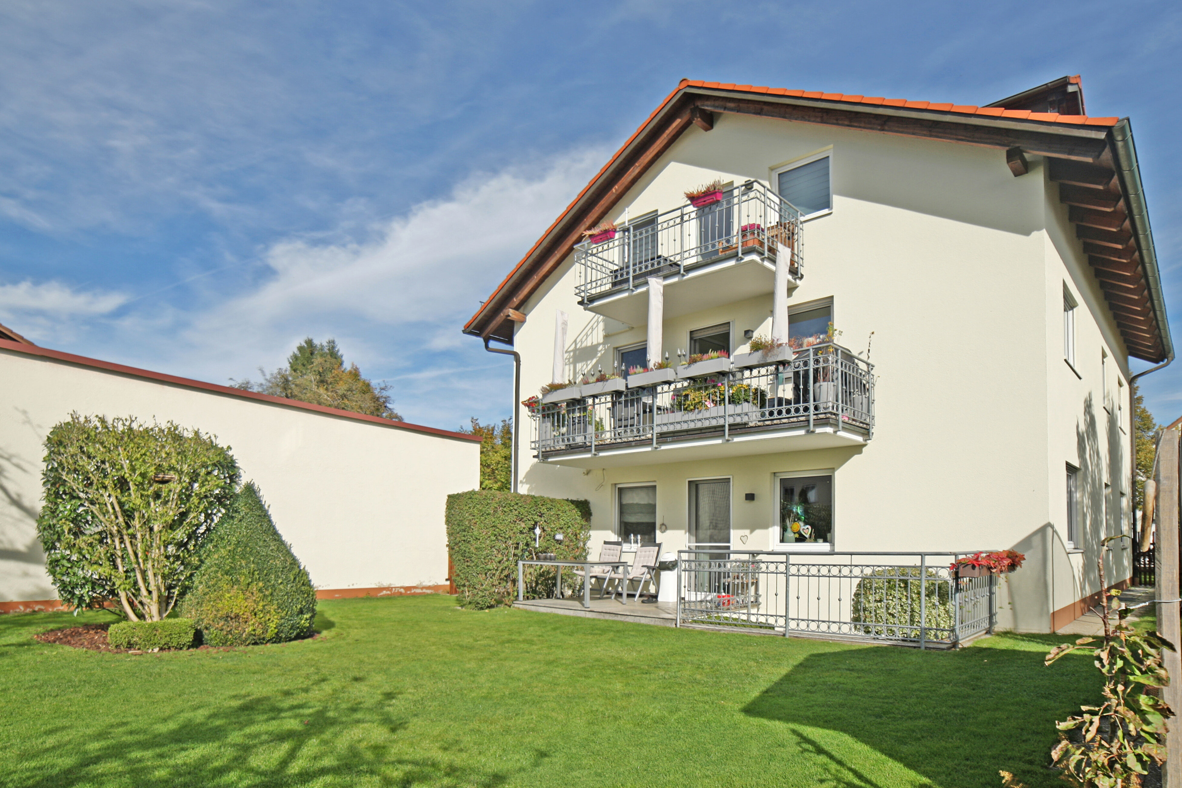 Mehrfamilienhaus zum Kauf provisionsfrei 2.500.000 € 18 Zimmer 488,3 m²<br/>Wohnfläche 958 m²<br/>Grundstück Feldkirchen Feldkirchen 85622