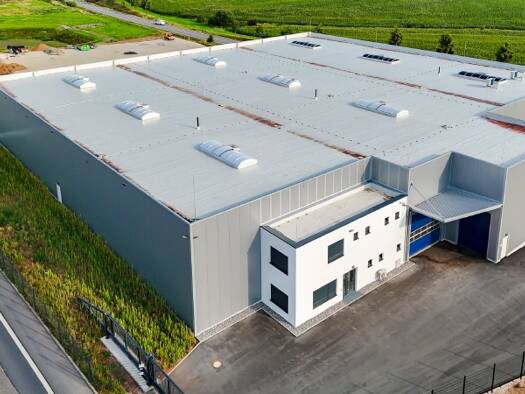 Lagerhalle zur Miete 12.160 m² Lagerfläche teilbar ab 2.000 m² Niedersedlitz Dresden 01257