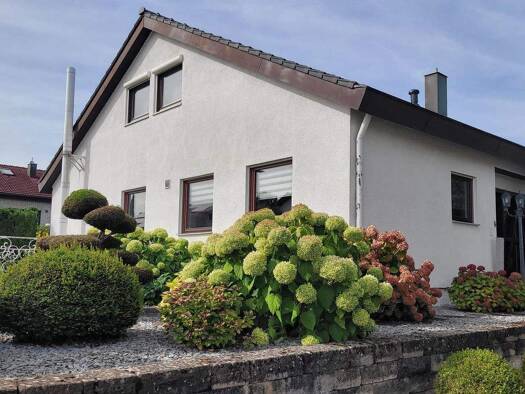 Einfamilienhaus zum Kauf provisionsfrei 784.000 € 7 Zimmer 225 m² 700 m² Grundstück Weilheim Weilheim an der Teck 73235