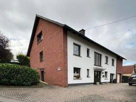 Mehrfamilienhaus zum Kauf 399.000 € 8 Zimmer 203 m² 930 m² Grundstück frei ab 31.12.2026 Bösingfeld Extertal 32699