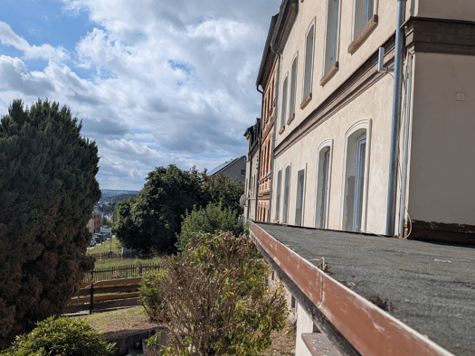 Wohnung zur Miete 235 € 2 Zimmer 42,9 m² frei ab sofort Pohlitzer Straße 131 Greiz Greiz 07973