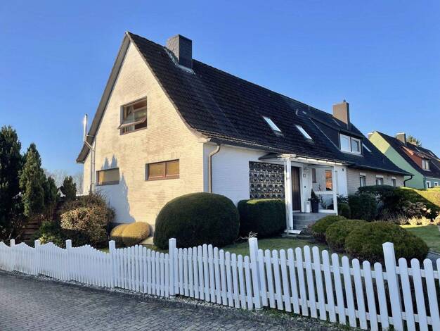 Doppelhaushälfte zum Kauf 369.000 € 4 Zimmer 125 m² 763 m² Grundstück Bad Oldesloe 23843