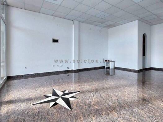 Ladenfläche zur Miete 1.600 € Obala marsala Tita, 1 Luka