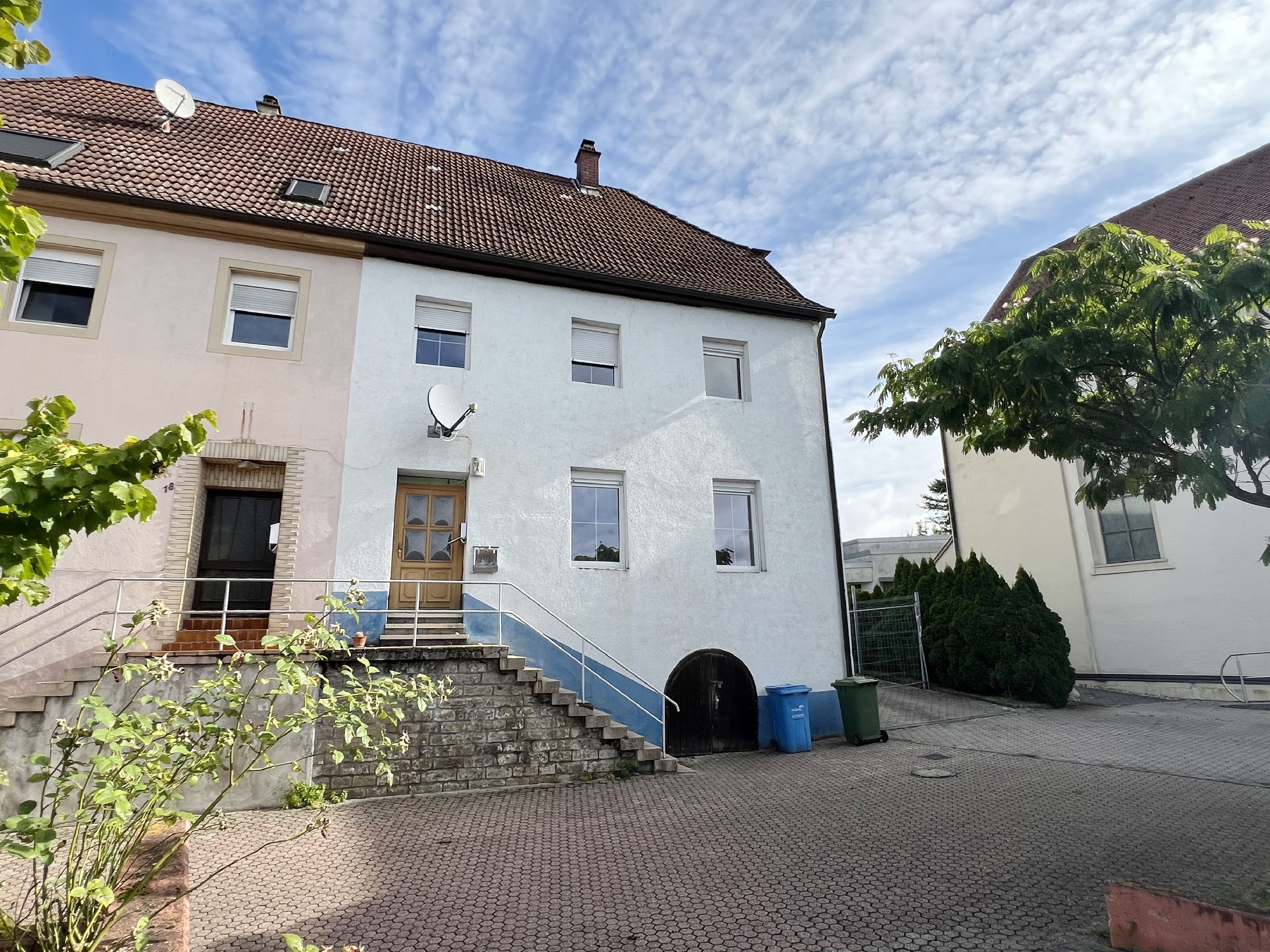 Doppelhaushälfte zum Kauf provisionsfrei 249.900 € 5 Zimmer 128,9 m²<br/>Wohnfläche 521 m²<br/>Grundstück ab sofort<br/>Verfügbarkeit Am Senselberg 18 Flehingen Oberderdingen 75038