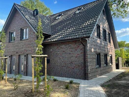 Doppelhaushälfte zur Miete - Erstbezug 1.550 € 6 Zimmer 145 m² frei ab sofort Wildeshausen 27793
