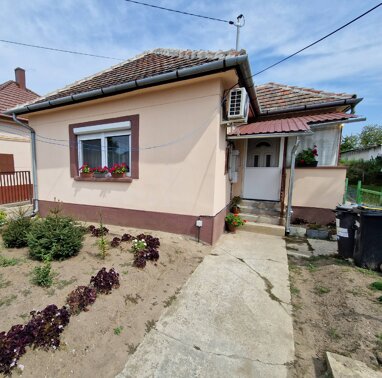 Einfamilienhaus zum Kauf 106.000 € 2 Zimmer 61 m² 1.572 m² Grundstück Székesfehérvár 8000