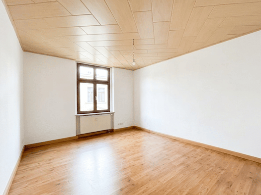 Wohnung zur Miete 315 € 2 Zimmer 63 m² frei ab sofort Greiz Greiz 07973