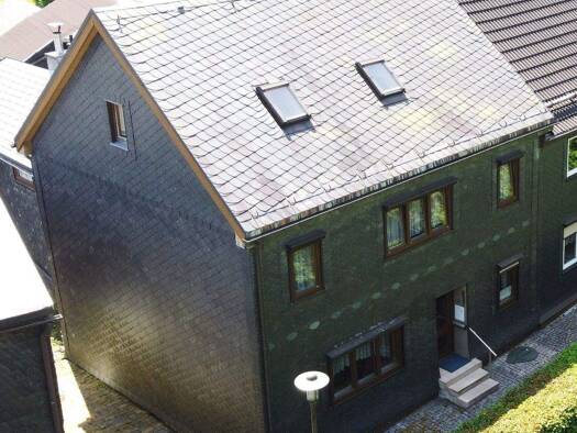 Reihenendhaus zum Kauf 136.800 € 15 Zimmer 142 m² 1.410 m² Grundstück frei ab sofort Goldisthal 98746