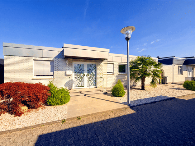 Bungalow zum Kauf 429.000 € 6 Zimmer 125,6 m² 317 m² Grundstück frei ab sofort Odendorf Swisttal 53913