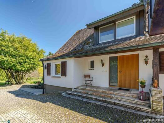 Einfamilienhaus zum Kauf 7,5 Zimmer 210 m² 1.513 m² Grundstück Gaienhofen 78343