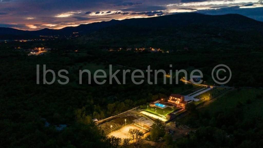 Haus zum Kauf 1.600.000 € 5 Zimmer 375 m² Grad - Meje