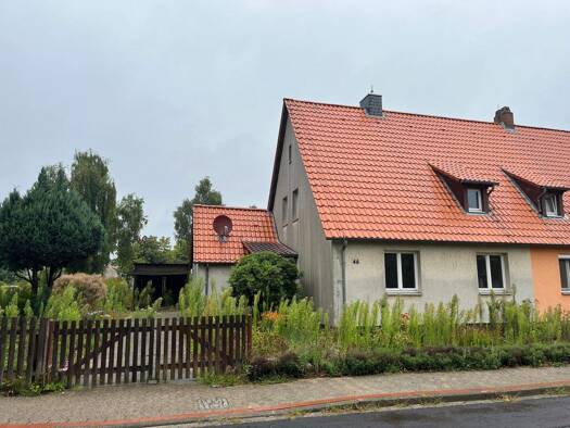 Doppelhaushälfte zum Kauf 100.000 € 5 Zimmer 95 m² 566 m² Grundstück Hohe Luft 46 Hankensbüttel 29386