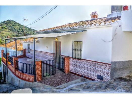 Villa zum Kauf 121.000 € 3 Zimmer 127 m² 127 m² Grundstück Canillas de Aceituno 29716