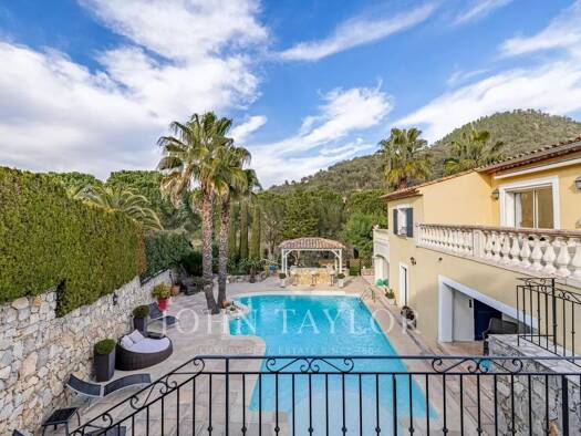 Einfamilienhaus zum Kauf provisionsfrei 950.000 € 7 Zimmer 203 m² 3.212 m² Grundstück Les Adrets-de-l'Estérel 83600