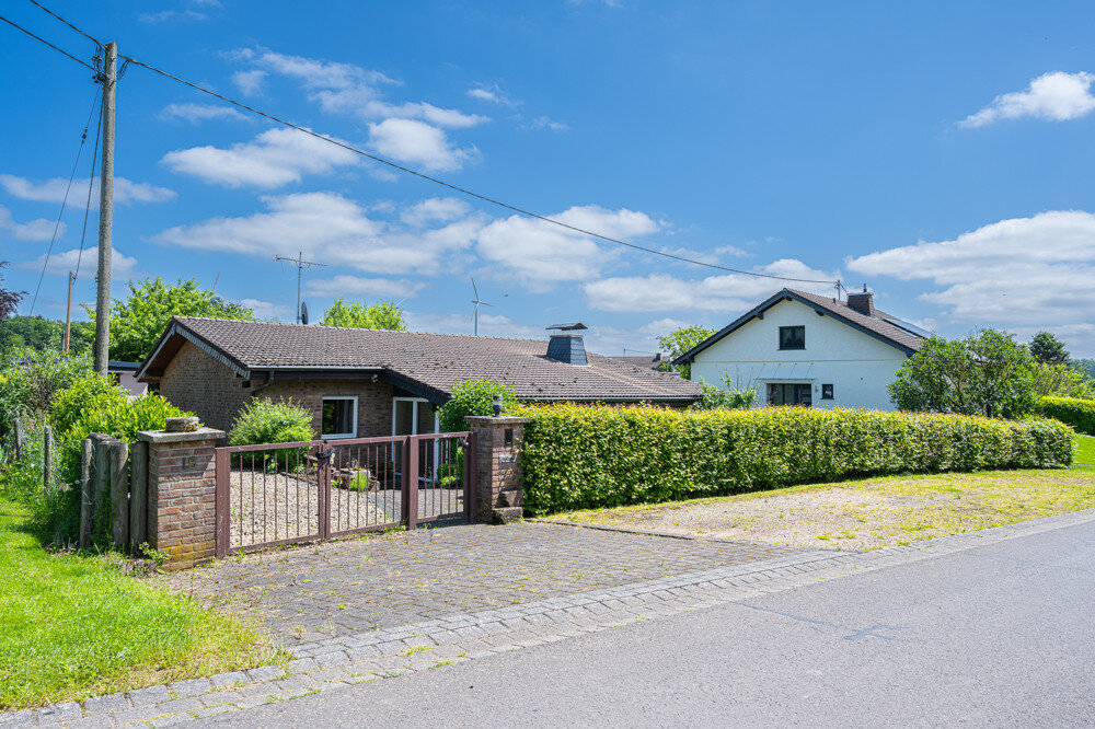 Bungalow zum Kauf 245.000 € 2 Zimmer 125 m²<br/>Wohnfläche 912 m²<br/>Grundstück Sefferweich 54636