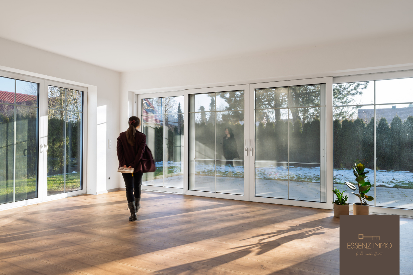 Immobilie in Neuburg an der Kammel - ESSENZ DES FAMILIENLEBENS | Fünf-Zimmer-Bungalow mit Raum, Ruhe und Qualität in Neuburg an der Kammel zu verkaufen - Bild 0