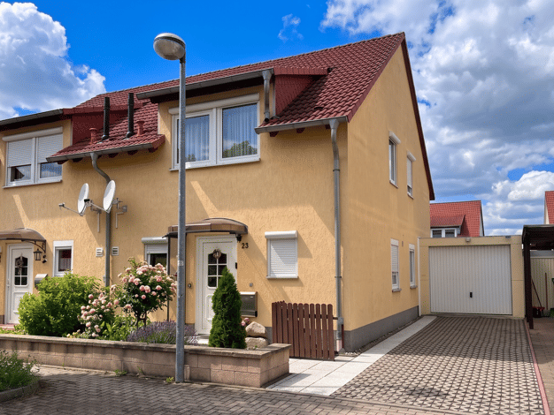 Doppelhaushälfte zum Kauf 250.000 € 3,5 Zimmer 91 m² 257 m² Grundstück Teutschenthal Teutschenthal 06179