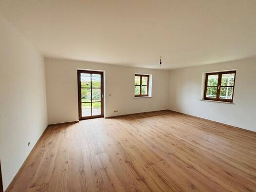 Maisonette zur Miete 1.250 € 5 Zimmer 149 m² 2 Geschosse frei ab sofort Ratzenhofen Elsendorf 84094
