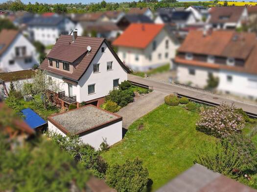 Einfamilienhaus zum Kauf 445.000 € 5,5 Zimmer 118 m² 584 m² Grundstück Mühlhausen Tiefenbronn / Mühlhausen 75233