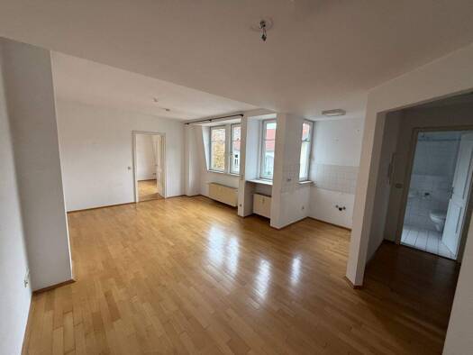 Wohnung zur Miete 318 € 2 Zimmer 53 m² 3. Geschoss Herderstraße 22 Innenstadt Gera 07545