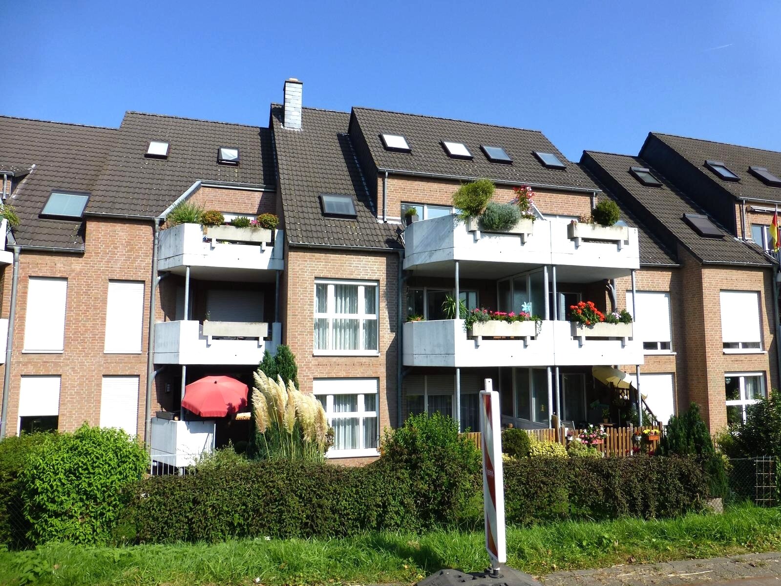 Maisonette zur Miete 650 € 2 Zimmer 75 m²<br/>Wohnfläche 2.<br/>Geschoss 01.12.2024<br/>Verfügbarkeit Rheindorf Leverkusen 51371