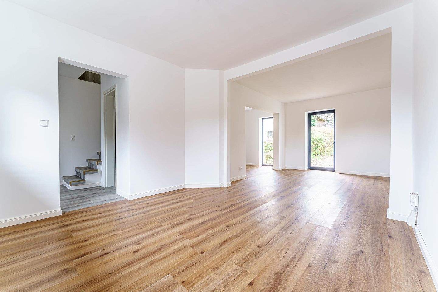 Immobilie in Münsterdorf - Großes Grundstück, feines Haus, Ausbau möglich! - Bild 2