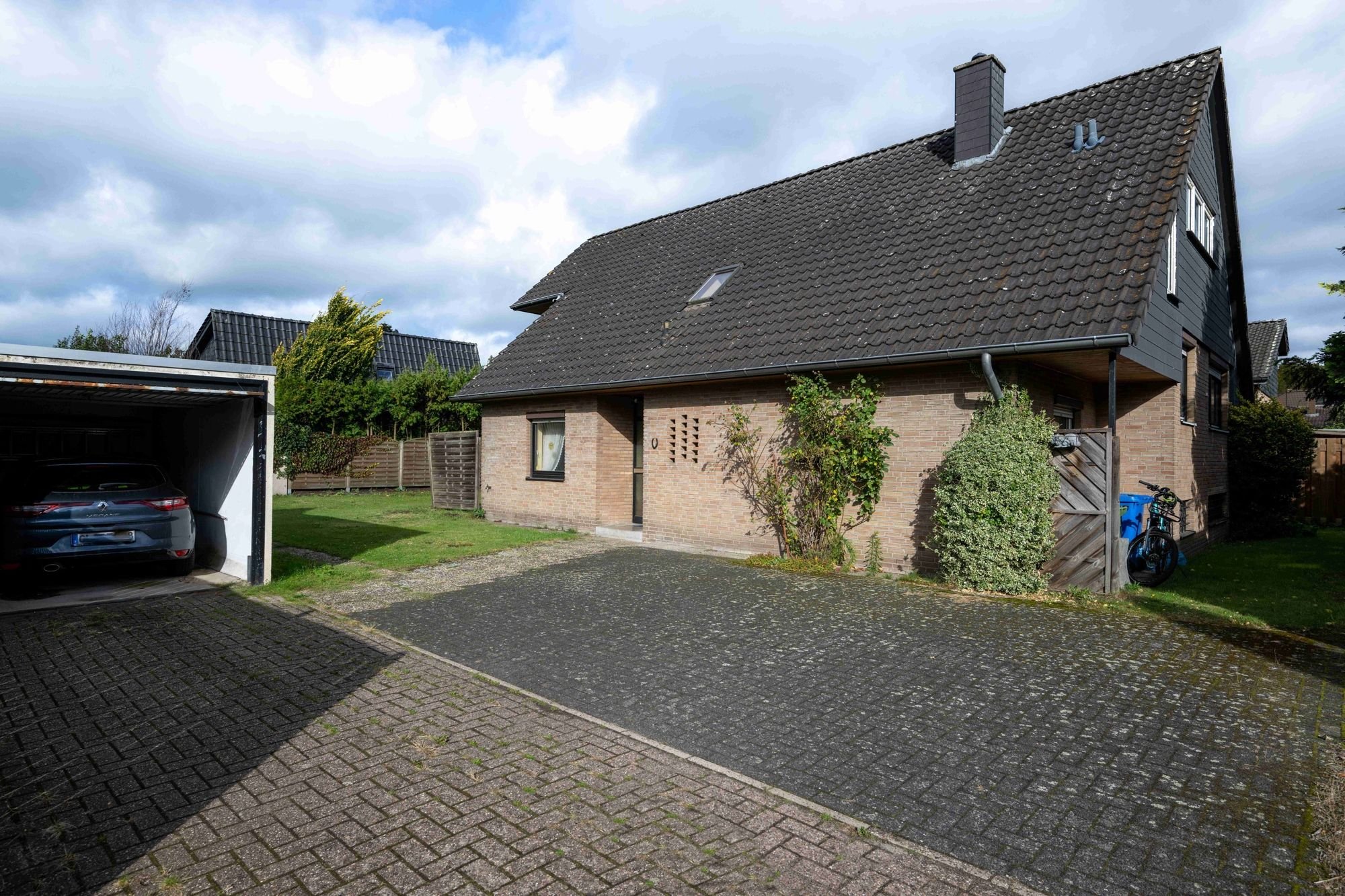 Einfamilienhaus zum Kauf 319.000 € 7 Zimmer 151 m²<br/>Wohnfläche 587 m²<br/>Grundstück 01.01.2025<br/>Verfügbarkeit Meerkamp Oldenburg / Kreyenbrück 26133