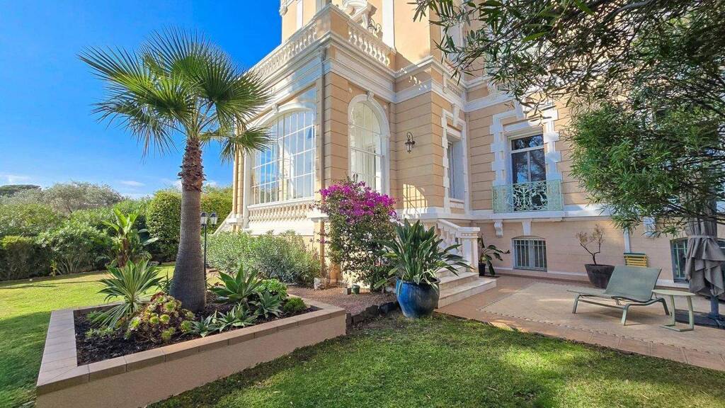 Studio zum Kauf 2.200.000 € 7 Zimmer 226 m² Boulouris Saint-Raphaël 83700