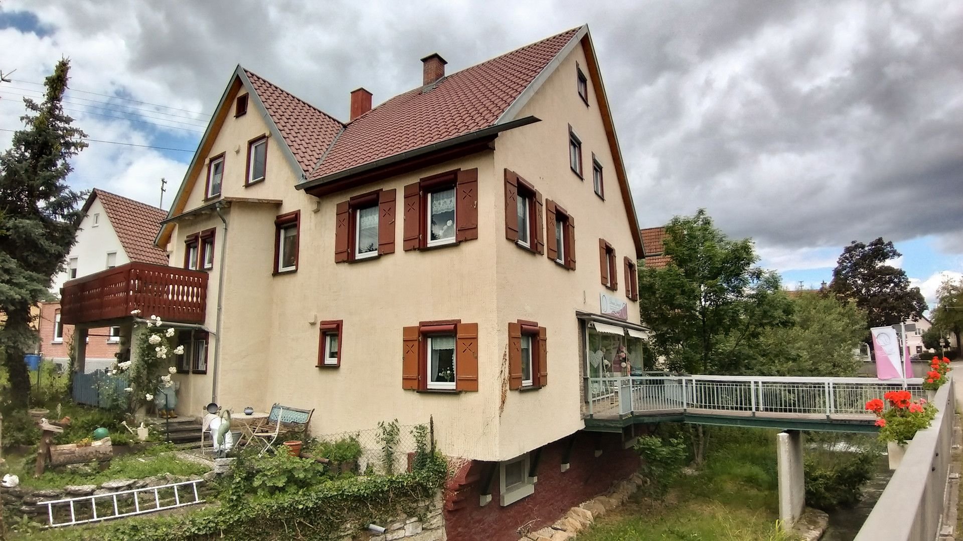 Haus zum Kauf 335.000 € 4,5 Zimmer 162 m²<br/>Wohnfläche 252 m²<br/>Grundstück Owen 73277